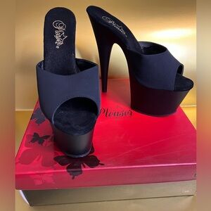Pleaser 7” Black Platform Heels Mules – Size 8